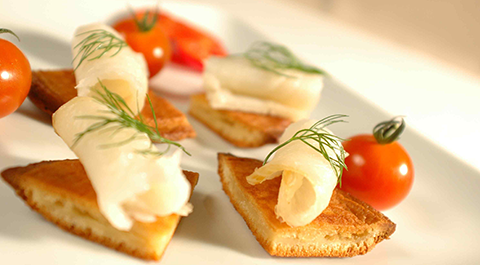 Filets de flétans entiers prétranchés et tranchés